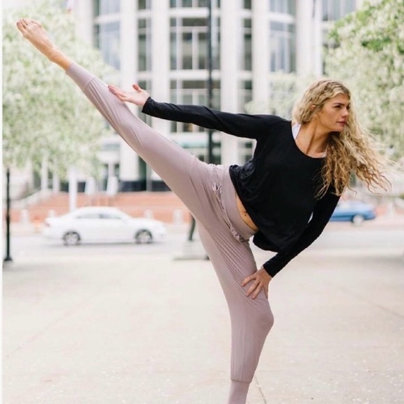 Zyia Lilac Jogger/Bottle 2
Women's Size S/ Pockets Athletic
Casual Soft - Picture 2 of 16